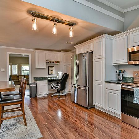 South Asheville Home With Hot Tub Just 11 Miles To Downtown المظهر الخارجي الصورة