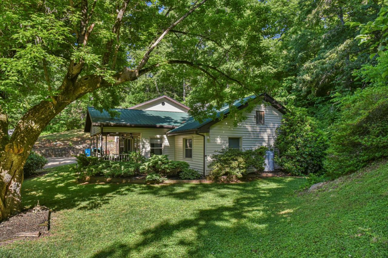 South Asheville Home With Hot Tub Just 11 Miles To Downtown المظهر الخارجي الصورة