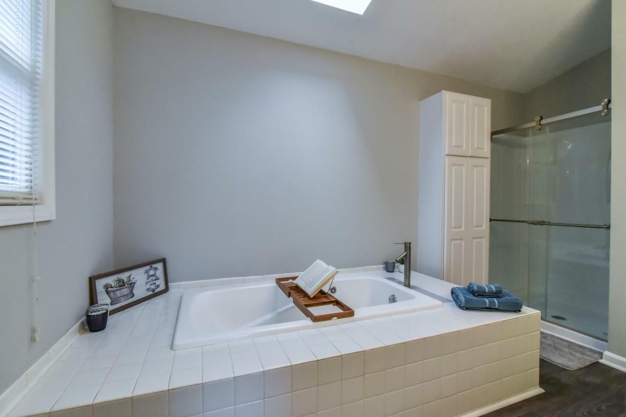 South Asheville Home With Hot Tub Just 11 Miles To Downtown المظهر الخارجي الصورة